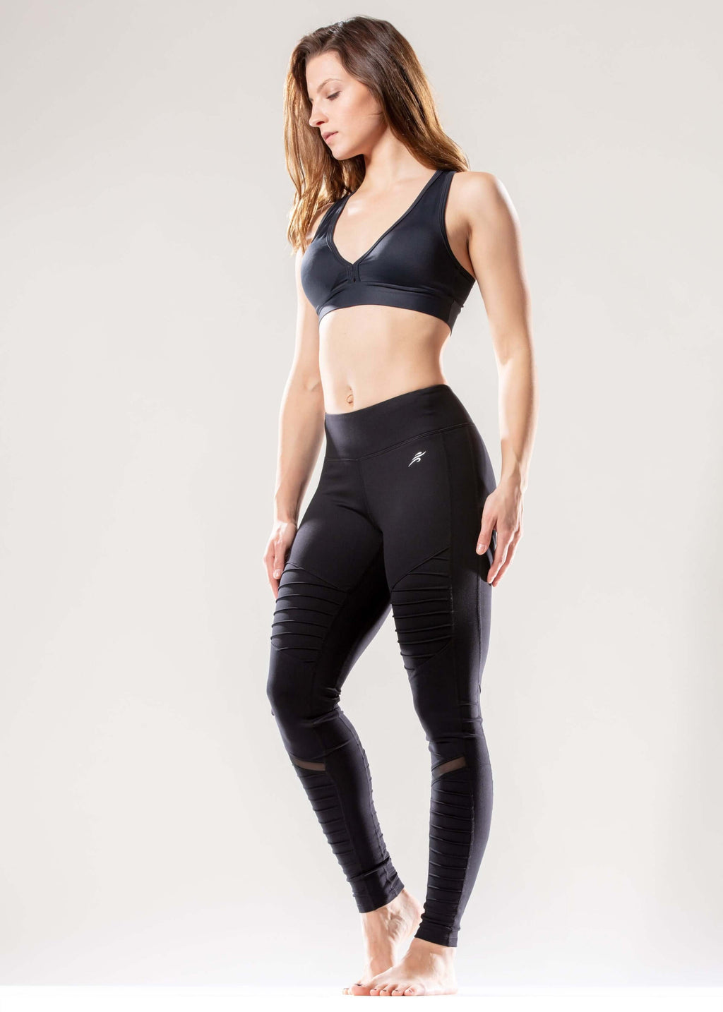 Low-Waisted Ribbed Leggings with Hidden Pocket and Mesh