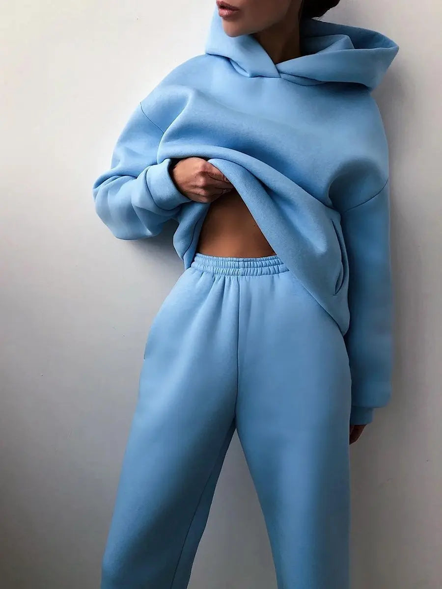 Women's Cozy Hoodie Tracksuit Set – Warm Two-Piece Sweatshirt & Jogger