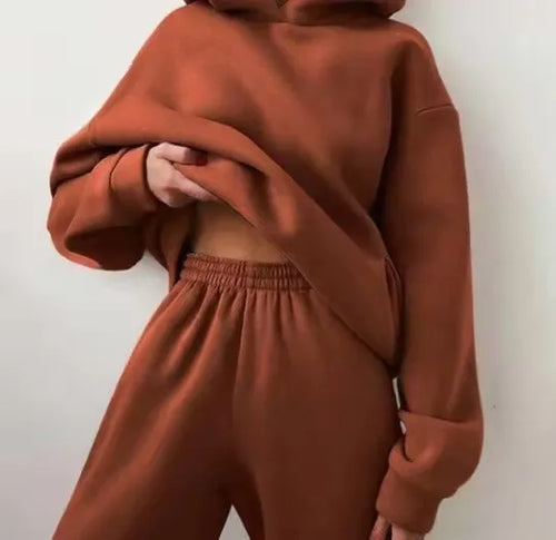 Women's Cozy Hoodie Tracksuit Set – Warm Two-Piece Sweatshirt & Jogger