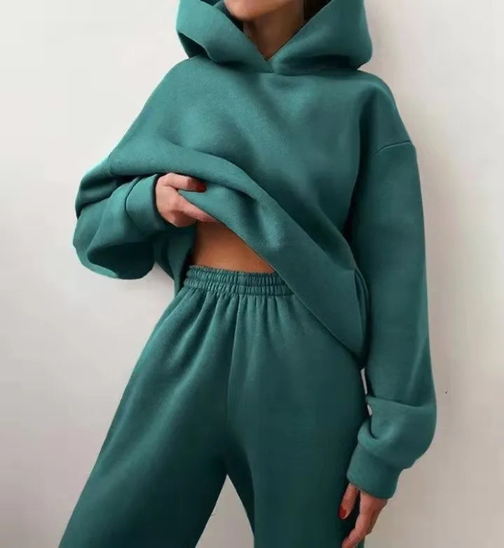 Women's Cozy Hoodie Tracksuit Set – Warm Two-Piece Sweatshirt & Jogger