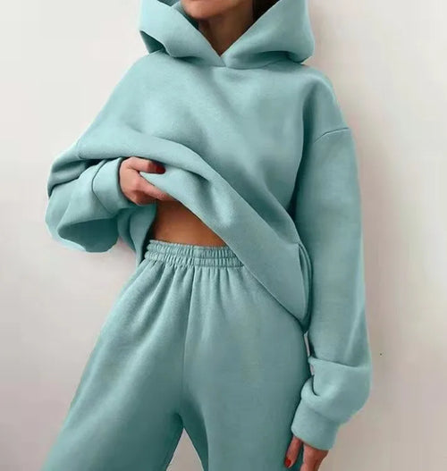 Women's Cozy Hoodie Tracksuit Set – Warm Two-Piece Sweatshirt & Jogger