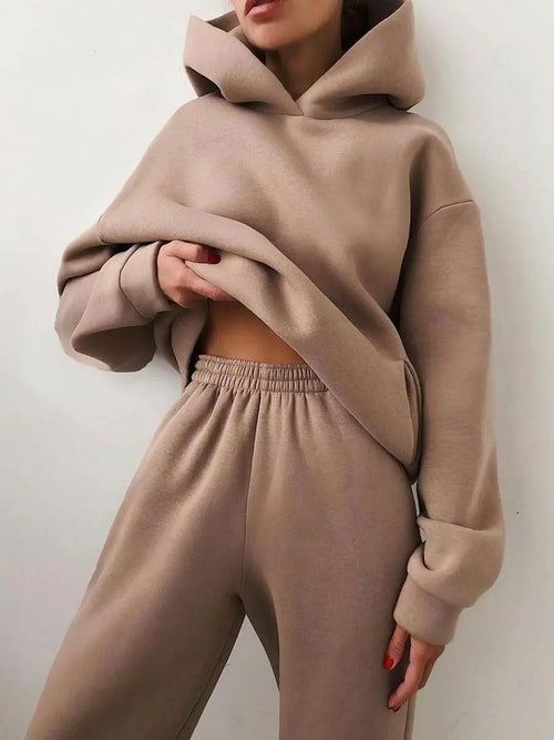 Women's Cozy Hoodie Tracksuit Set – Warm Two-Piece Sweatshirt & Jogger