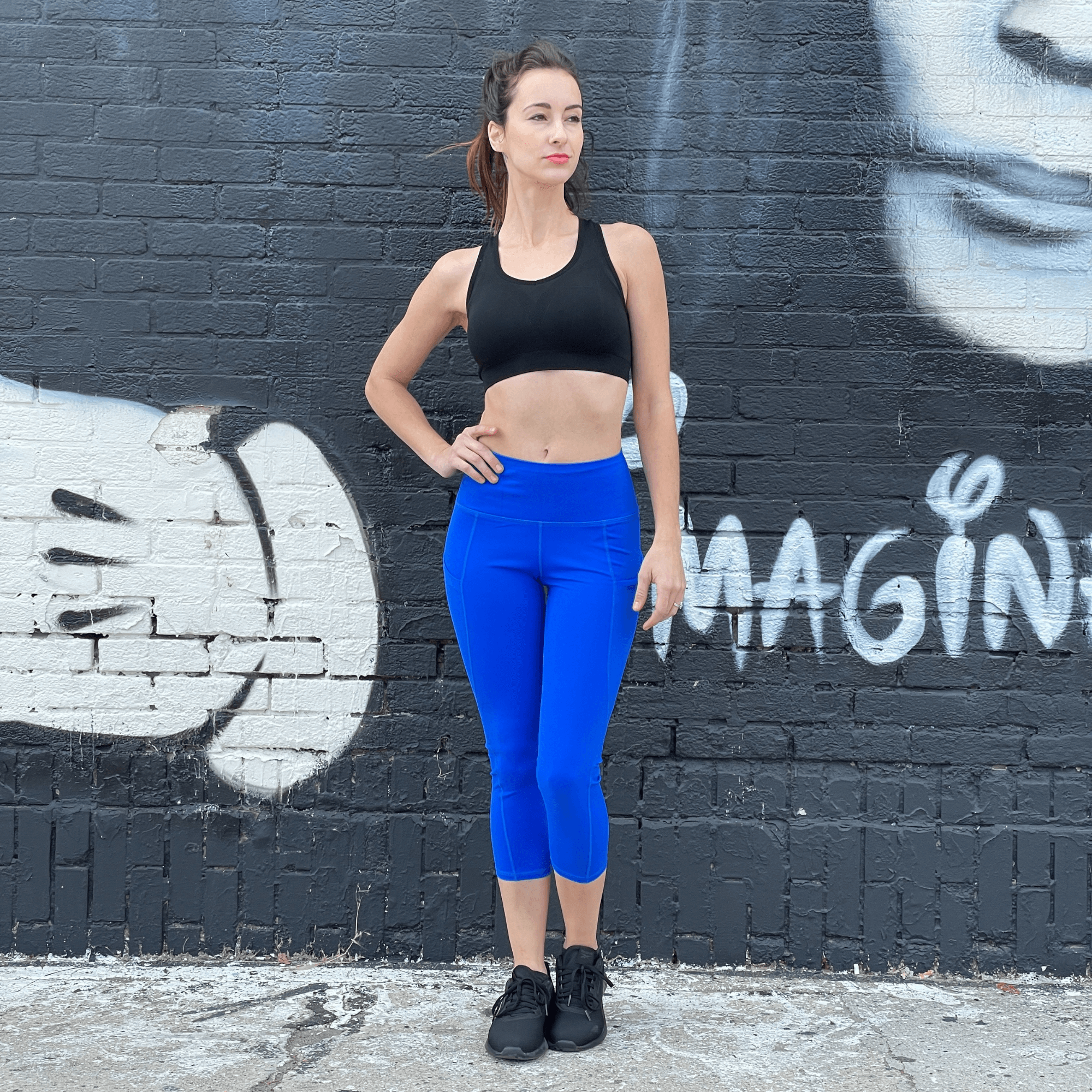 Athletic High-Waisted Capri Leggings with Hip Pockets
