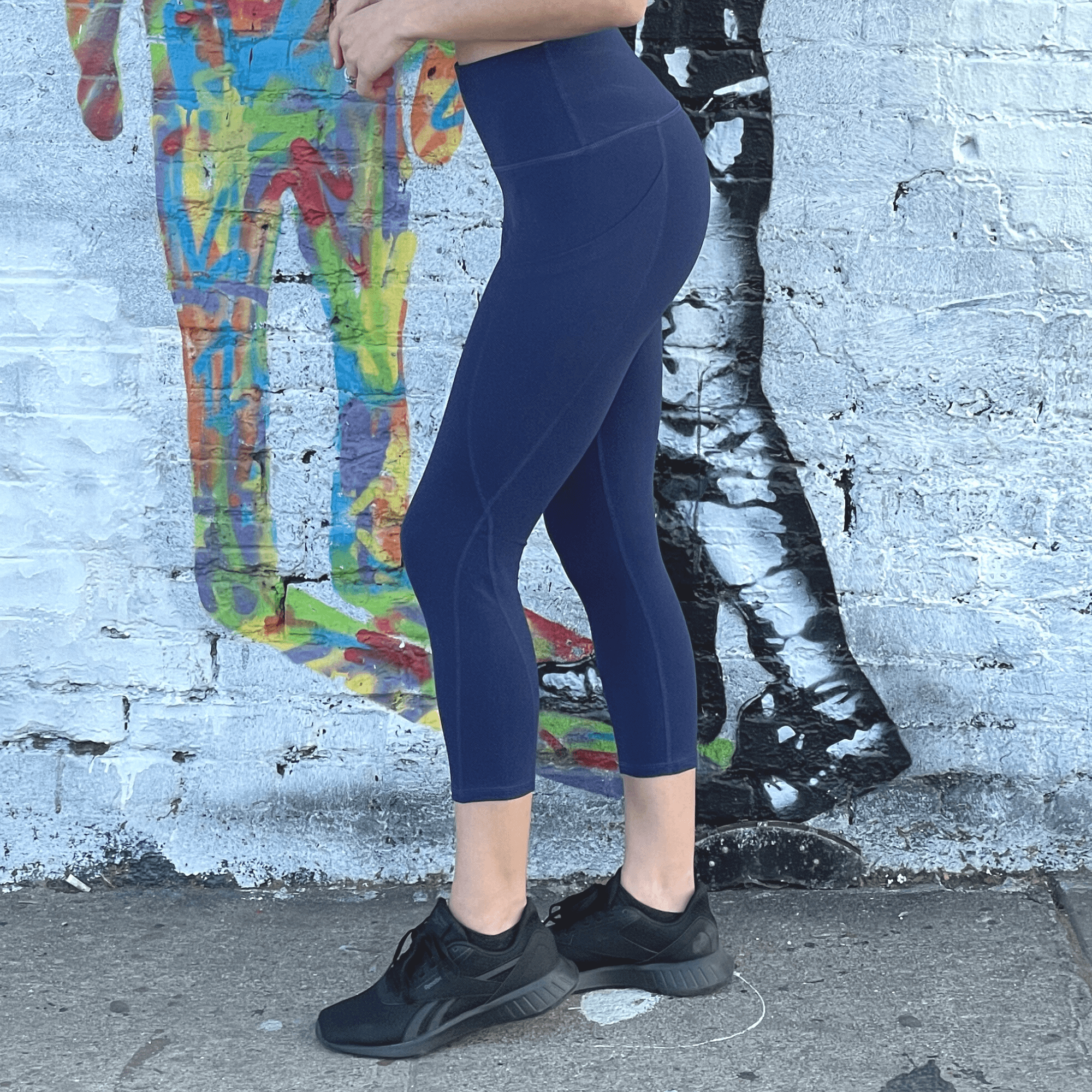 Athletic High-Waisted Capri Leggings with Hip Pockets