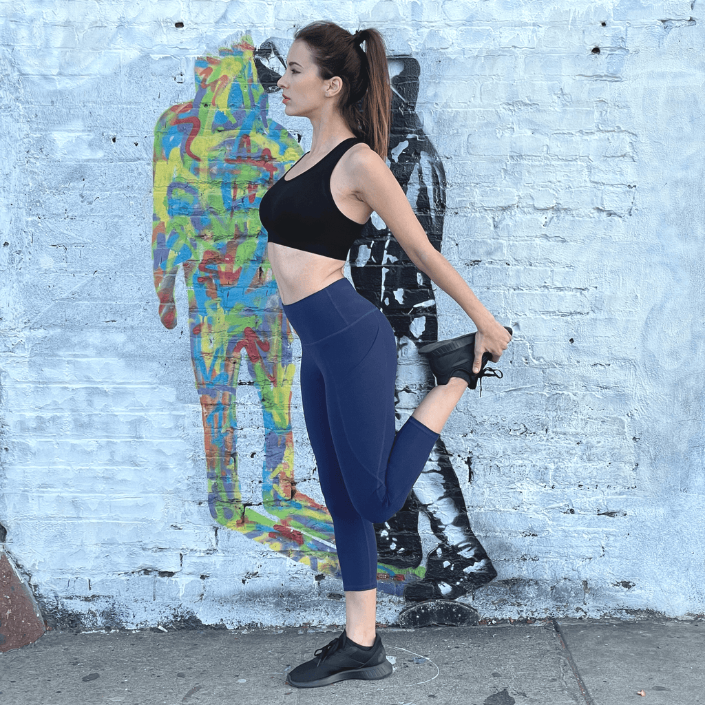 Athletic High-Waisted Capri Leggings with Hip Pockets