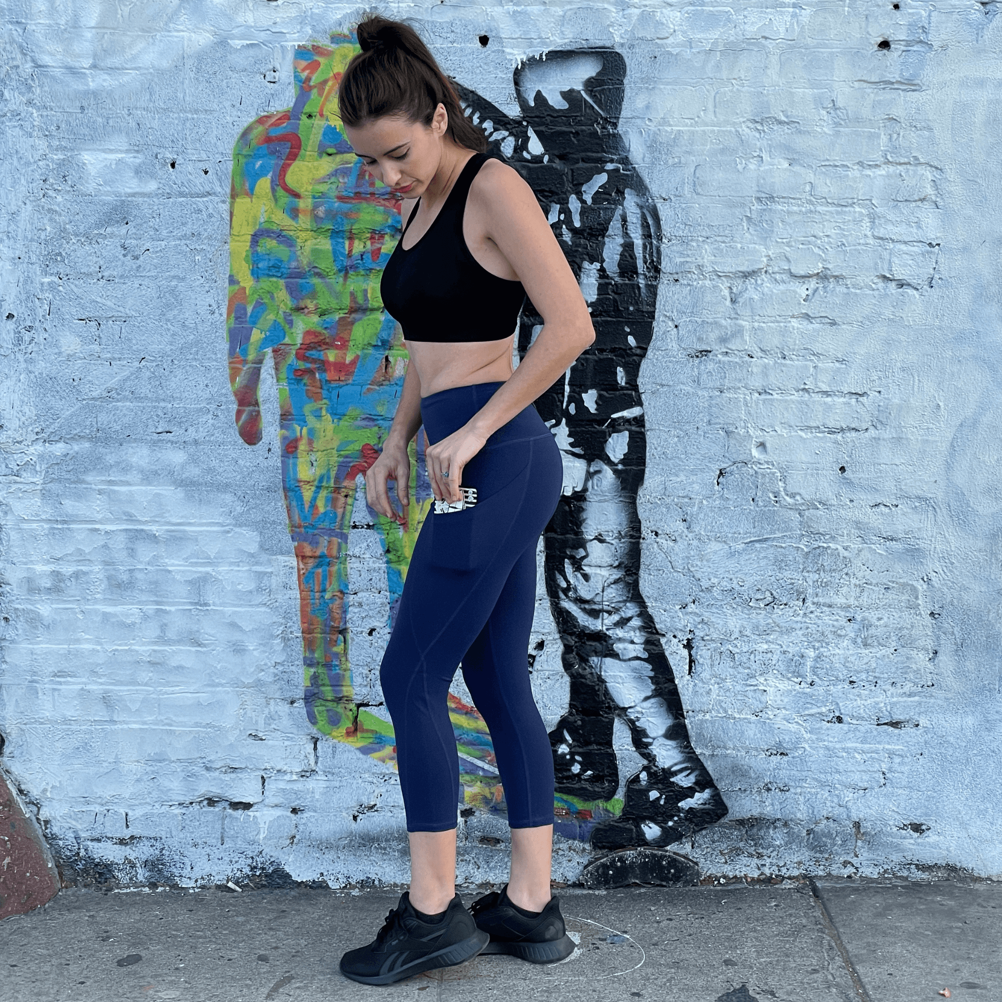 Athletic High-Waisted Capri Leggings with Hip Pockets