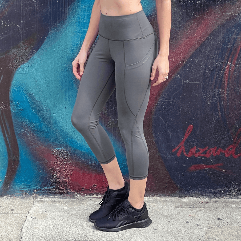 Athletic High-Waisted Capri Leggings with Hip Pockets